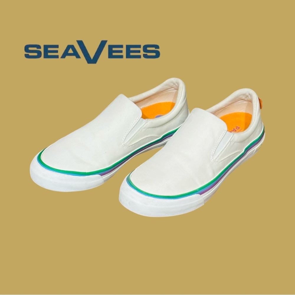 SeaVees Hawthorne Beach Pacific PRIDE Poplin Twill Rainbow Slip-Ons - size 8.5